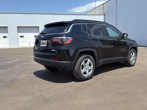Diamond Black 2024 Jeep Compass Latitude