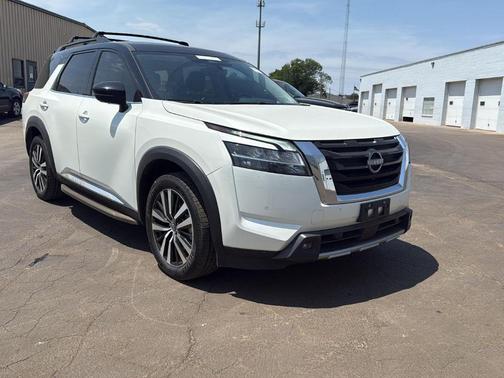 2 Tone White / Black Roof 2023 Nissan Pathfinder Platinum