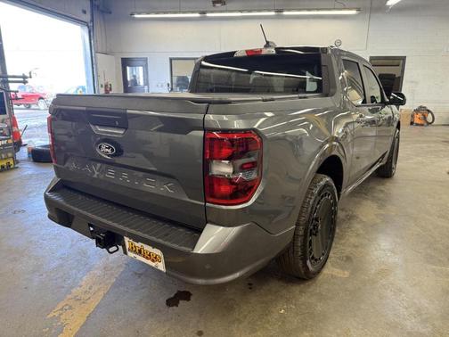 2025 Ford Maverick Lobo Standard