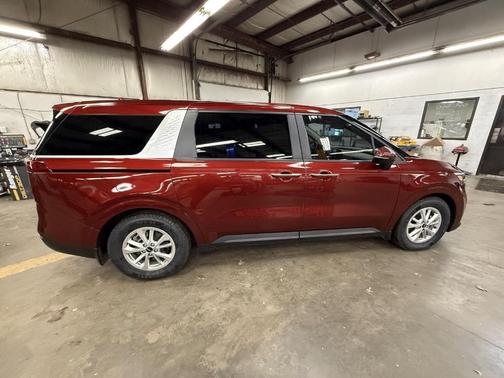 2023 Kia Carnival LX