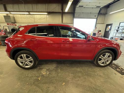 2019 Mercedes-Benz GLA 250 Base 4MATIC