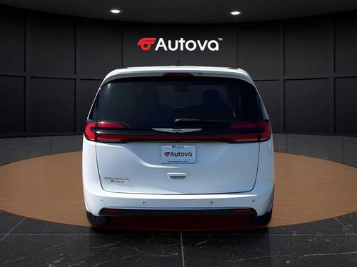 Bright White Clearcoat 2023 Chrysler Pacifica Touring L