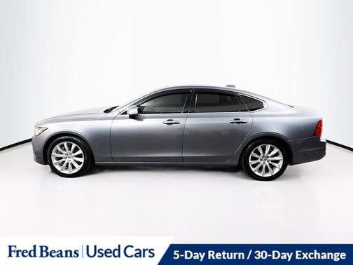 2017 Volvo S90 T6 Momentum