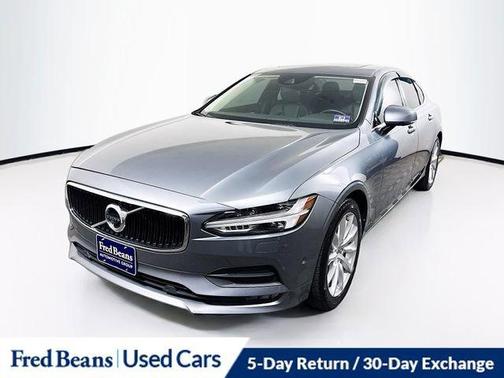 2017 Volvo S90 T6 Momentum