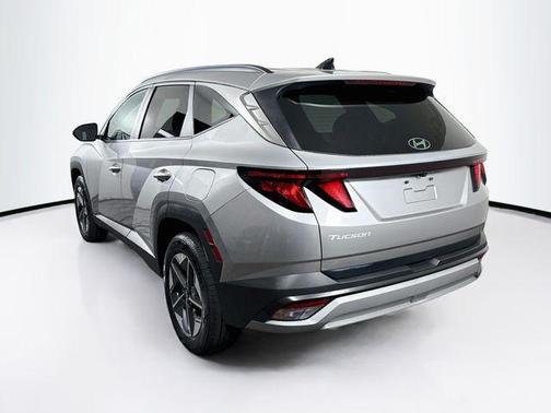 Shimmering Silver 2025 Hyundai TUCSON SEL