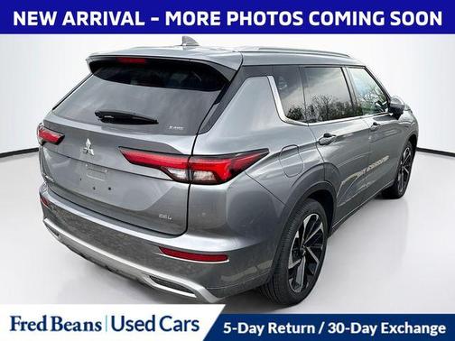 Gray 2024 Mitsubishi Outlander SEL