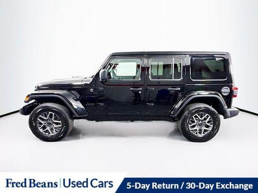 Black Clearcoat 2026 Jeep Wrangler Sahara