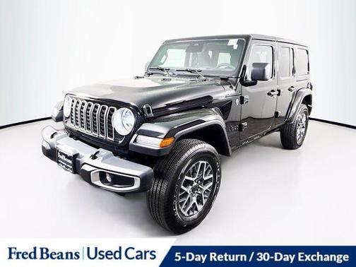 Black Clearcoat 2026 Jeep Wrangler Sahara