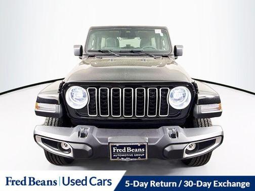 Black Clearcoat 2026 Jeep Wrangler Sahara