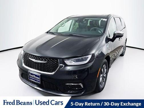 2023 Chrysler Pacifica Hybrid Limited