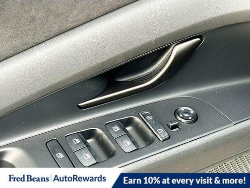 2026 Hyundai ELANTRA Base