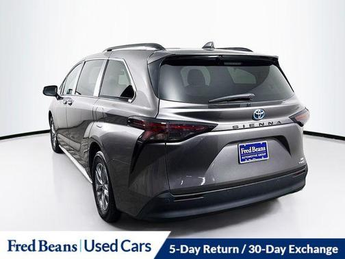 2024 Toyota Sienna XLE