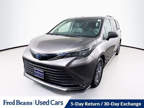 2024 Toyota Sienna XLE