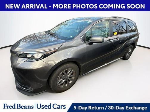 2024 Toyota Sienna XLE