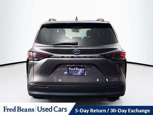 2024 Toyota Sienna XLE