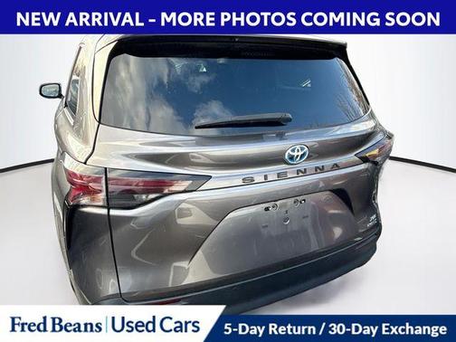 2024 Toyota Sienna XLE