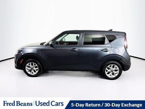 Gravity Gray 2023 Kia Soul LX