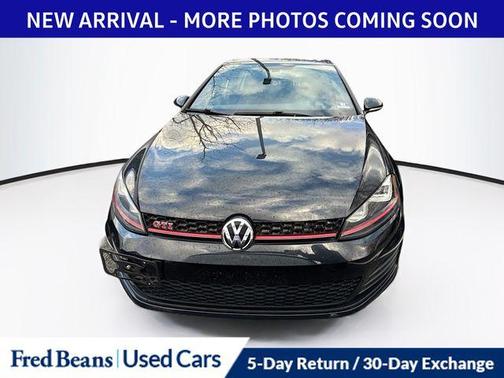 2017 Volkswagen Golf GTI SE 4-Door