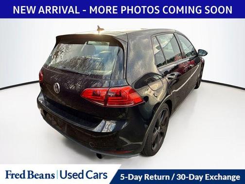 2017 Volkswagen Golf GTI SE 4-Door