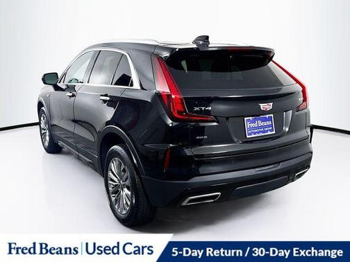2025 Cadillac XT4 Premium Luxury