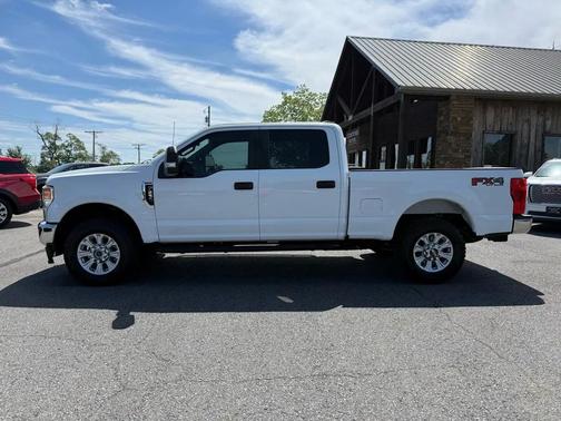 Oxford White 2022 Ford F-250 XL