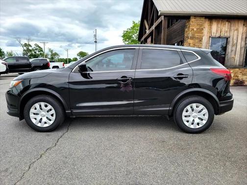 2018 Nissan Rogue Sport SV