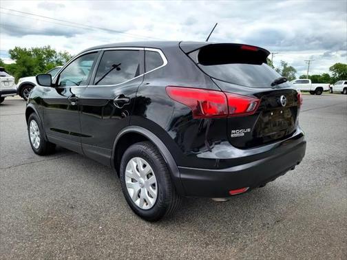 2018 Nissan Rogue Sport SV