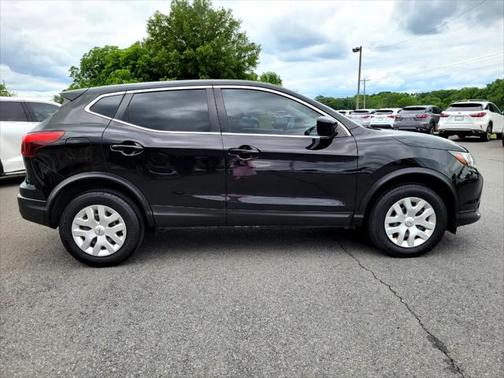 2018 Nissan Rogue Sport SV