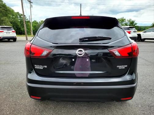 2018 Nissan Rogue Sport SV
