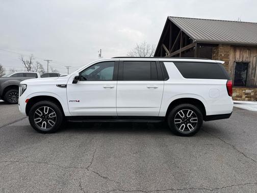 2021 GMC Yukon XL 4WD AT4