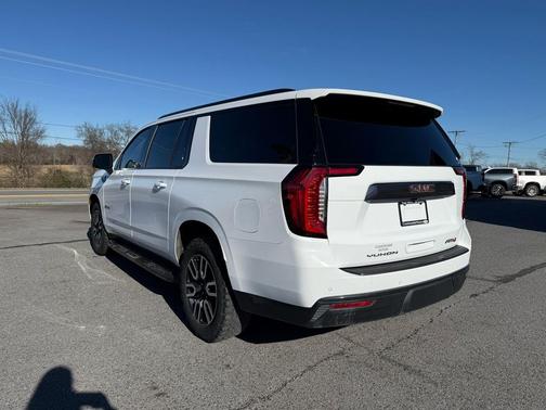 2021 GMC Yukon XL 4WD AT4