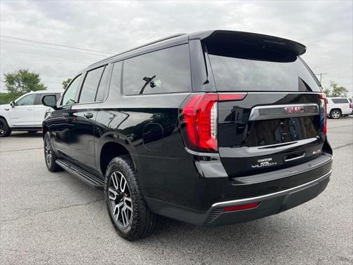 2024 GMC Yukon XL 4WD AT4