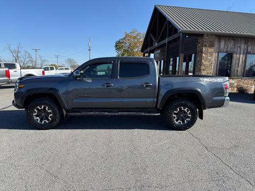 2022 Toyota Tacoma TRD Off Road