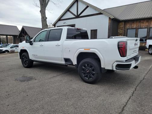 2024 GMC Sierra 2500 AT4