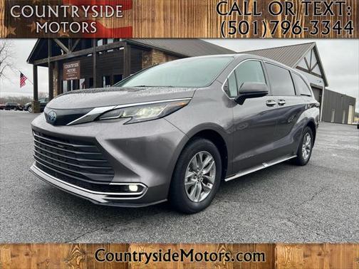 2022 Toyota Sienna XLE 7 Passenger