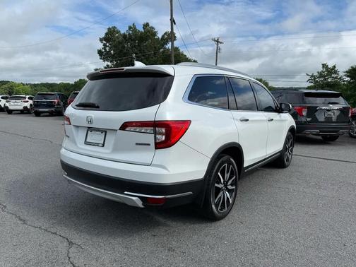 Platinum White Pearl 2020 Honda Pilot Touring 8-Passenger