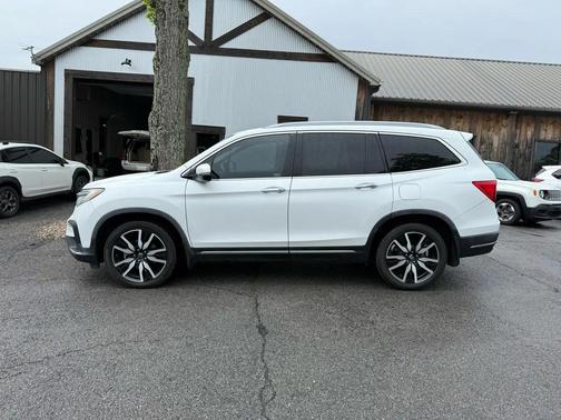 Platinum White Pearl 2020 Honda Pilot Touring 8-Passenger