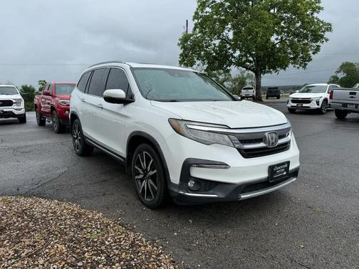 Platinum White Pearl 2020 Honda Pilot Touring 8-Passenger