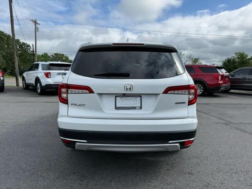 Platinum White Pearl 2020 Honda Pilot Touring 8-Passenger