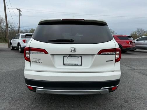 White Diamond Pearl 2019 Honda Pilot Touring 8-Passenger
