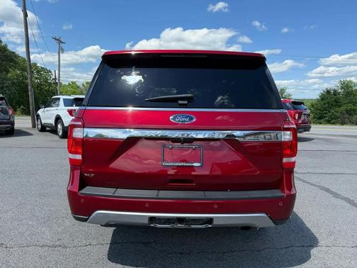 Ruby Red Metallic Tinted Clearcoat 2018 Ford Expedition XLT