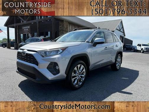 Silver Sky Metallic 2019 Toyota RAV4 XLE Premium
