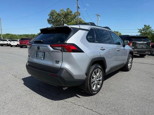 Silver Sky Metallic 2019 Toyota RAV4 XLE Premium