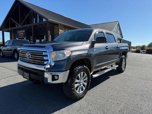 2017 Toyota Tundra SR5
