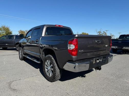 2017 Toyota Tundra SR5