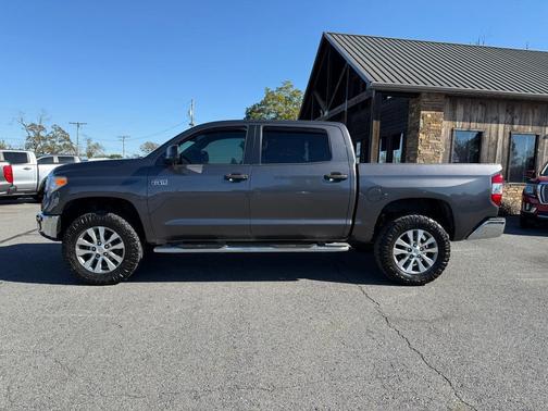 2017 Toyota Tundra SR5
