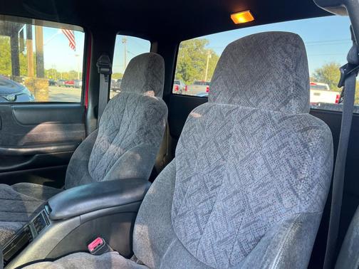 1999 GMC Sonoma SLS