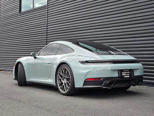 Shade Green Metallic 2025 Porsche 911 Carrera
