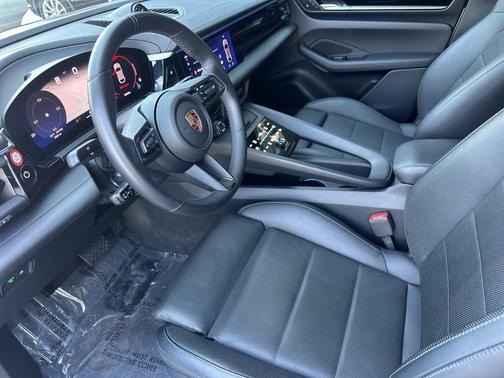 White 2025 Porsche Macan Macan Electric