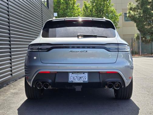 Dolomite Silver Metallic 2026 Porsche Macan Macan GTS
